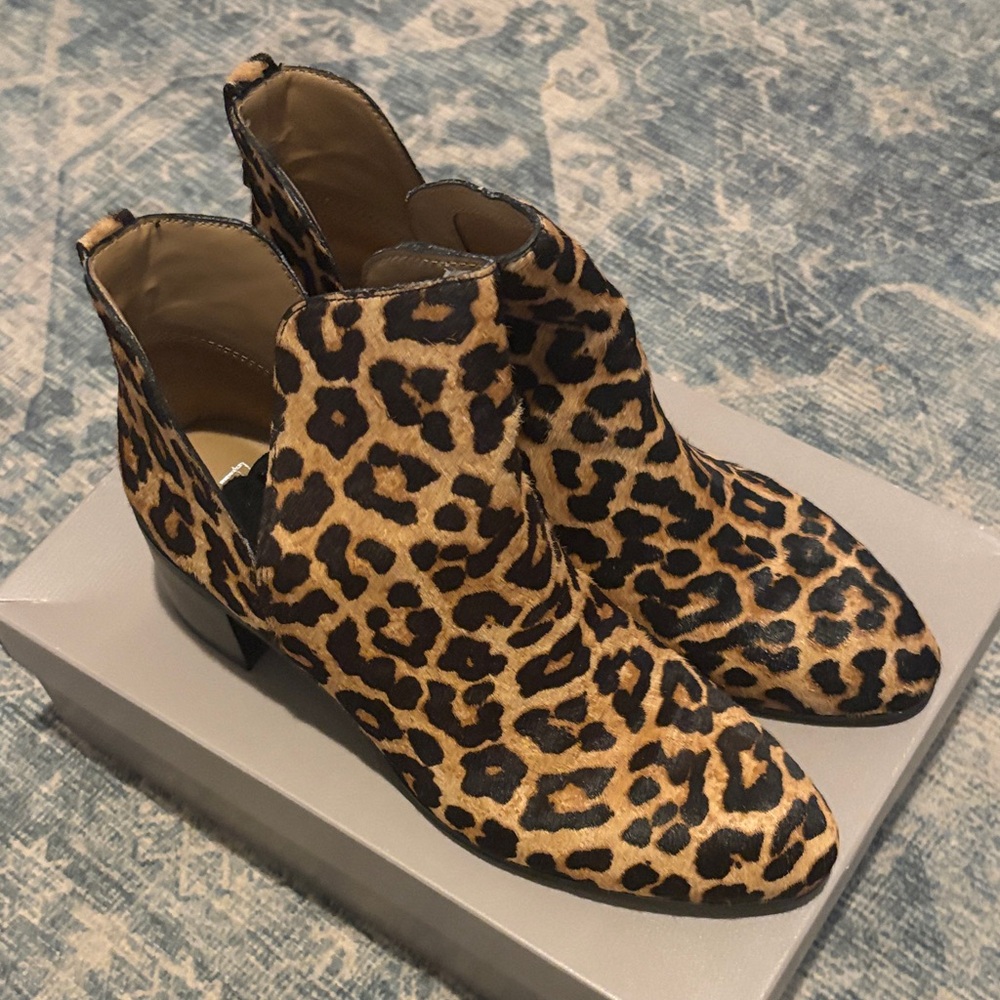 NWOT Franco Sarto Genuine Haircalf Leopard Print Ankle Boots